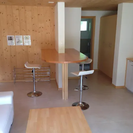 Apartamento 2-zimmer Ferienwohnung,parterre,sitzplatz,garage