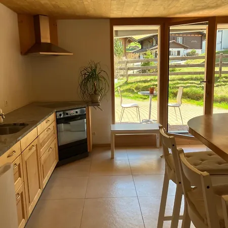 2-zimmer Ferienwohnung,parterre,sitzplatz,garage ادلبودن