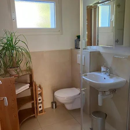 아파트 2-zimmer Ferienwohnung,parterre,sitzplatz,garage 아델보덴